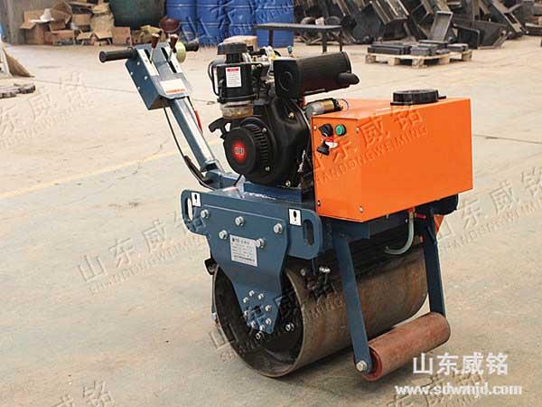 严格遵守振动式压路机操作规程 合理使用极为关键