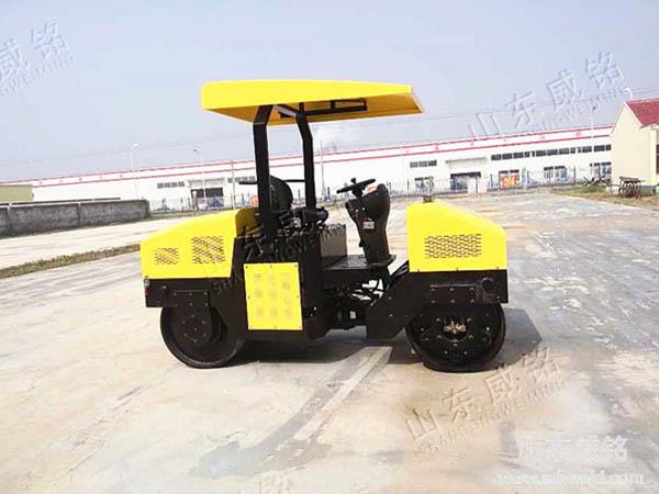 小型压路机入冬保养法则
